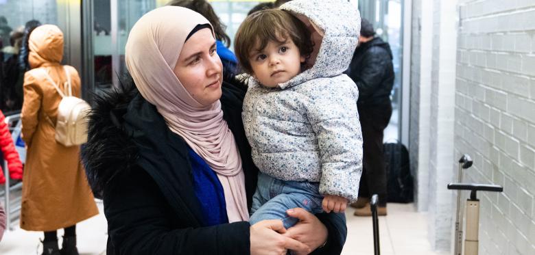 Flugzeug bringt 247 Fluechtlinge aus Tuerkei nach Hannover