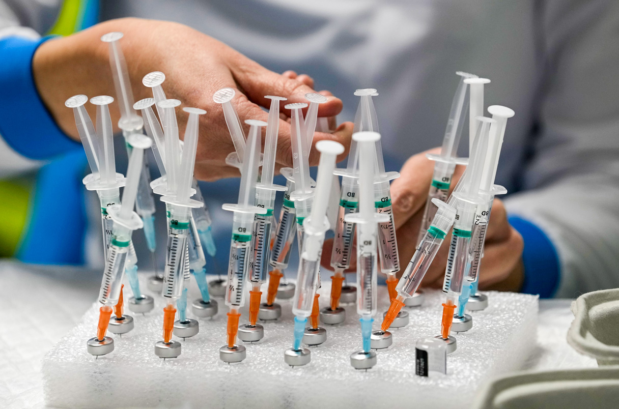 Groot onderzoek naar het COVID-19-vaccin brengt risico’s aan het licht